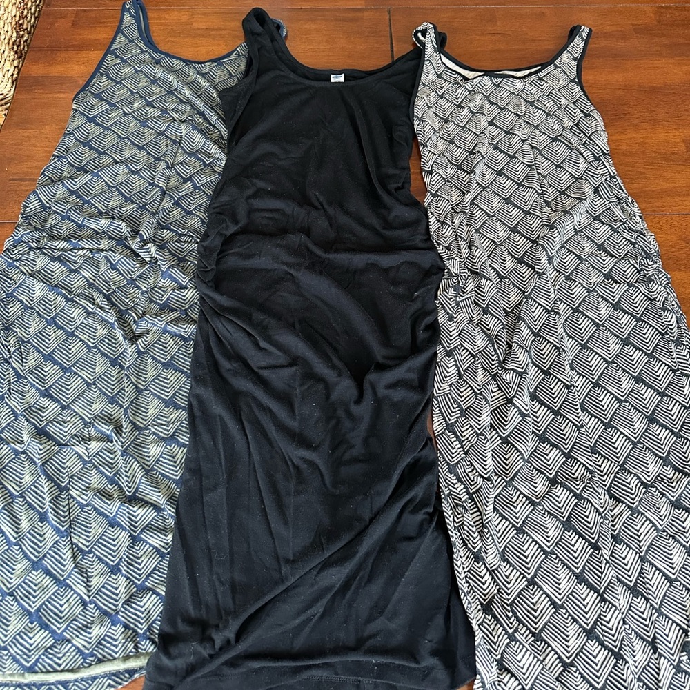 Lot of 8 cotton maternity dresses. Size xs/s various colors and patterns